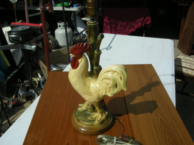 lot 33 image: Vintage RoosterChicken Lamp