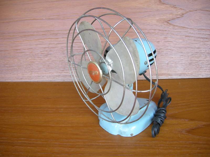 lot 47 image: Vintage Zero Electric Fan