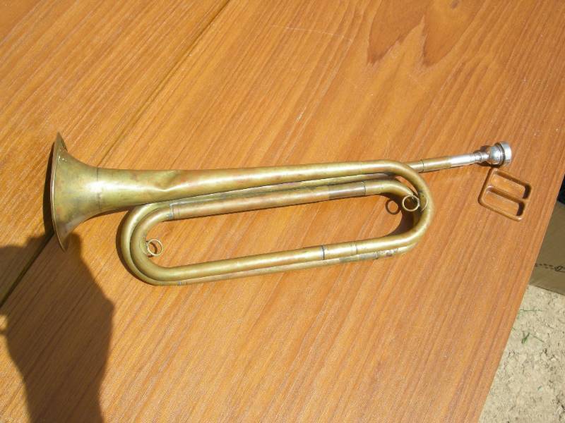 lot 48 image: Vintage Rogers U.S. Regulation Bugle