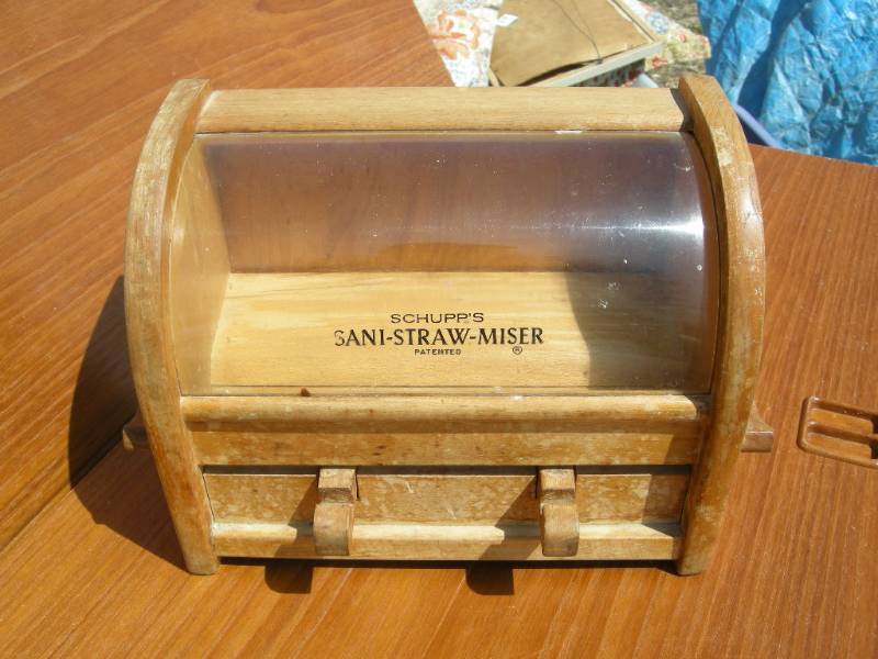lot 49 image: Vintage Schupps Sani-Straw-Miser