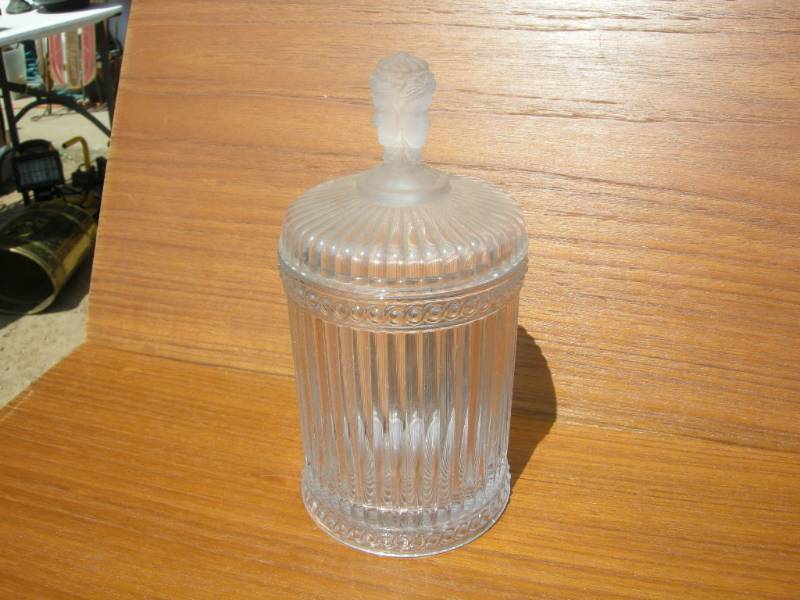 lot 51 image: Vintage MMA Imperial Glass Covered Jar