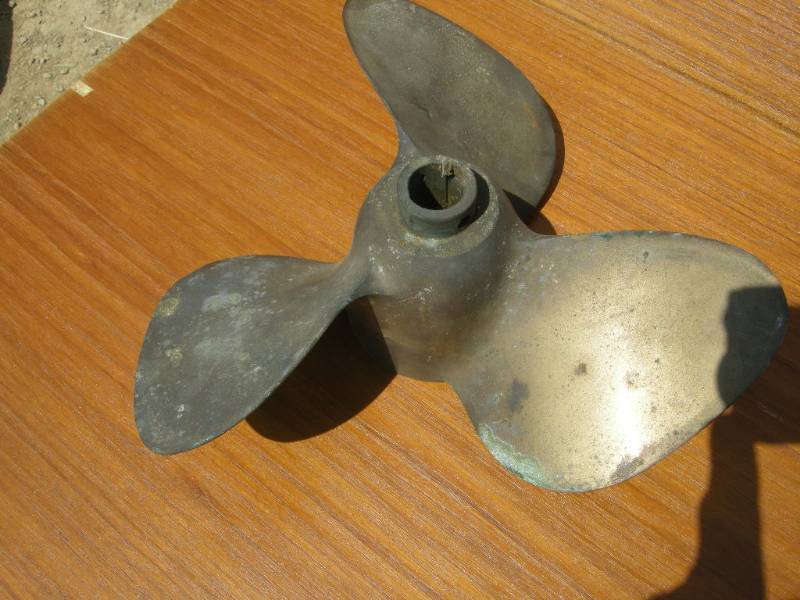 lot 53 image: Vintage Brass Propellor