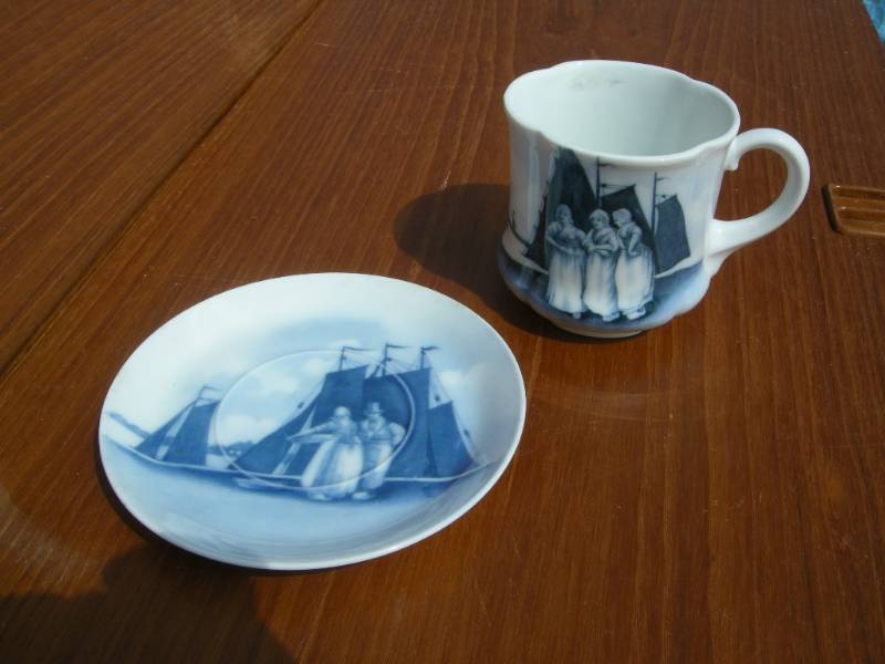 lot 65 image: Vintage Rosenthal Old Dutch Cup and Saucer