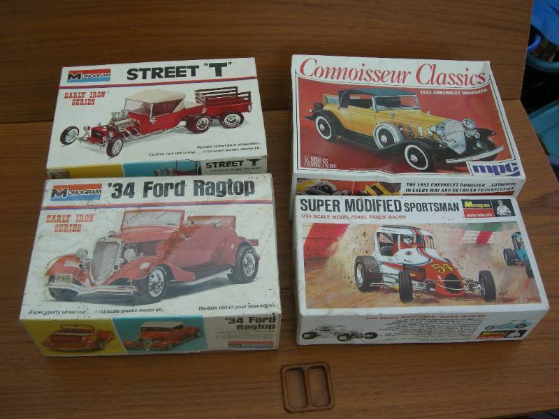 lot 69 image: Vintage Car Models