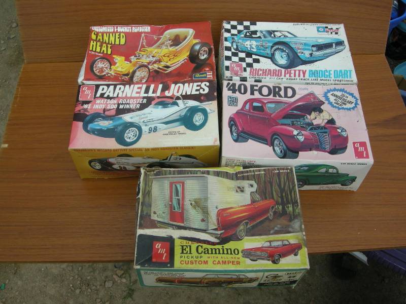 lot 71 image: 5 Vintage Car Models