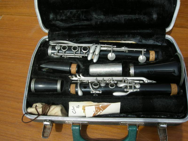 lot 80 image: Bundy Vito Clarinet