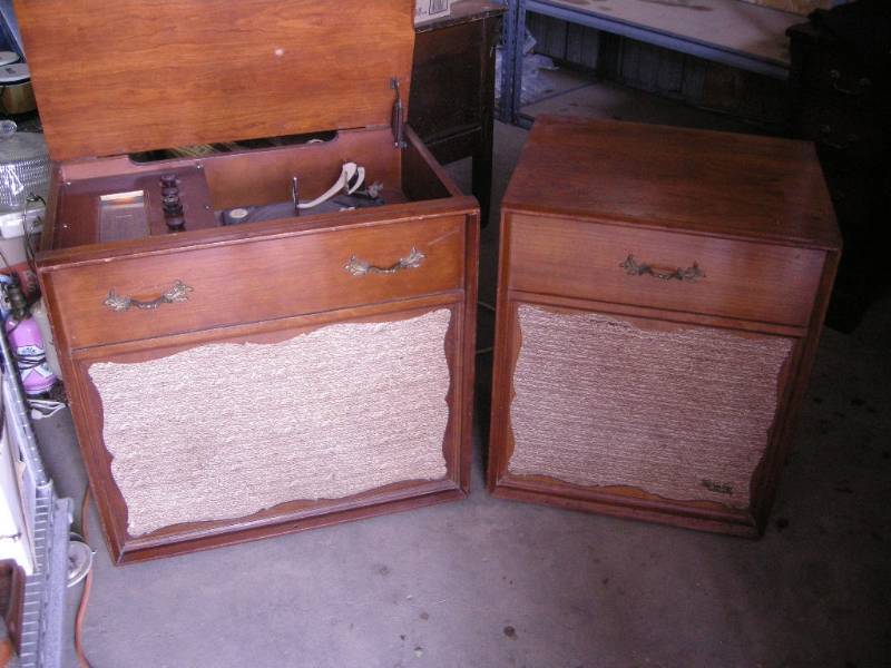 lot 82 image: Vintage The Fisher Stereophonic Radio Record Cabinet