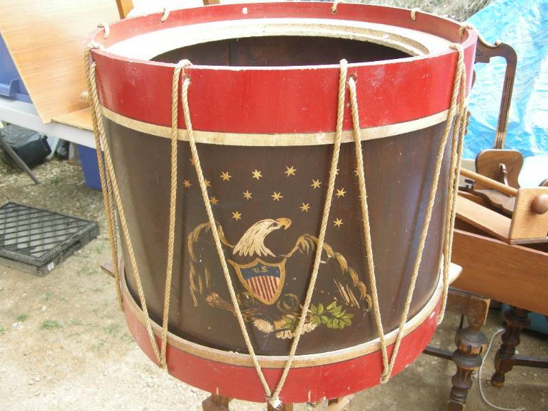 lot 87 image: Antique Look  Drum Base