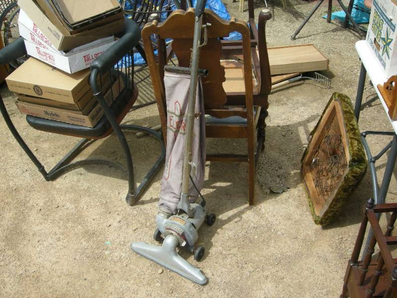 lot 94 image: Very Vintage Electro Vacuum