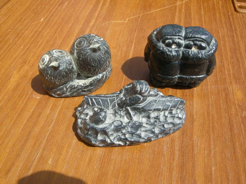 lot 104 image: Wolf Soapstone Sculptures