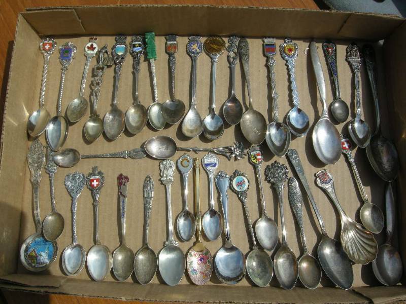 lot 105 image: Vintage Collector Spoon Collection