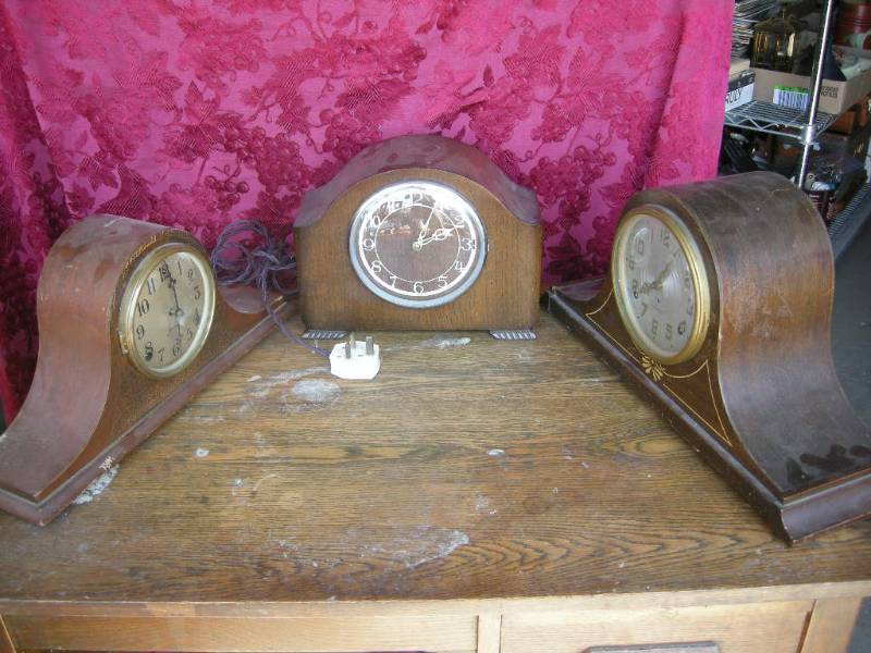 lot 114 image: 3 Old Mantle Clocks