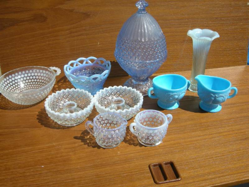 lot 117 image: Vintage Blue and Opalescent Glass