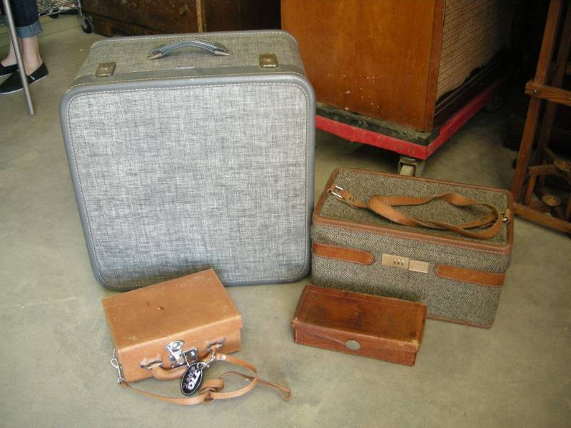 lot 120 image: Vintage Hartmann, American Tourister, Other Luggage