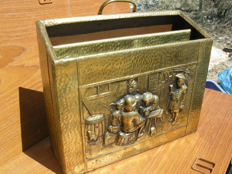lot 129 image: Vintage Brass Embossed Magazine RackHolder