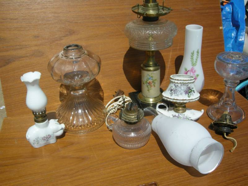 lot 132 image: Misc  Old Lamps