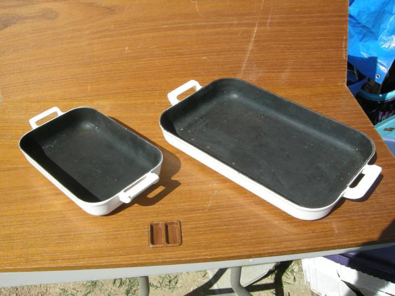 lot 143 image: 2 Vintage ColorCast Pans