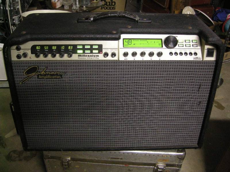 lot 9 image: Vintage Johnson Millennium 150 Guitar Amplifier