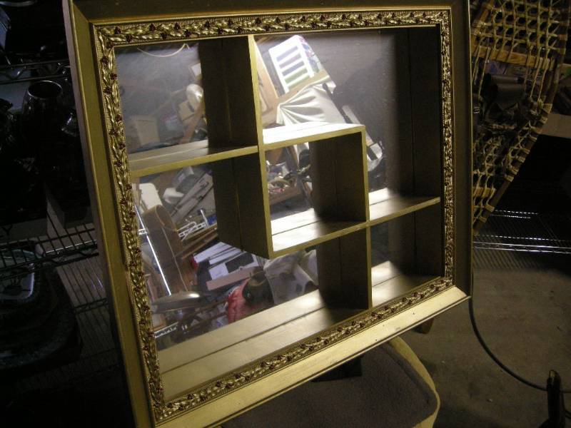 lot 205 image: Vintage Large Mirrored Shadow Box