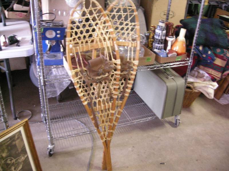 lot 139 image: Vintage Snowshoes
