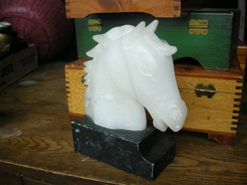 lot 227 image: OnyxMarble Horse Head