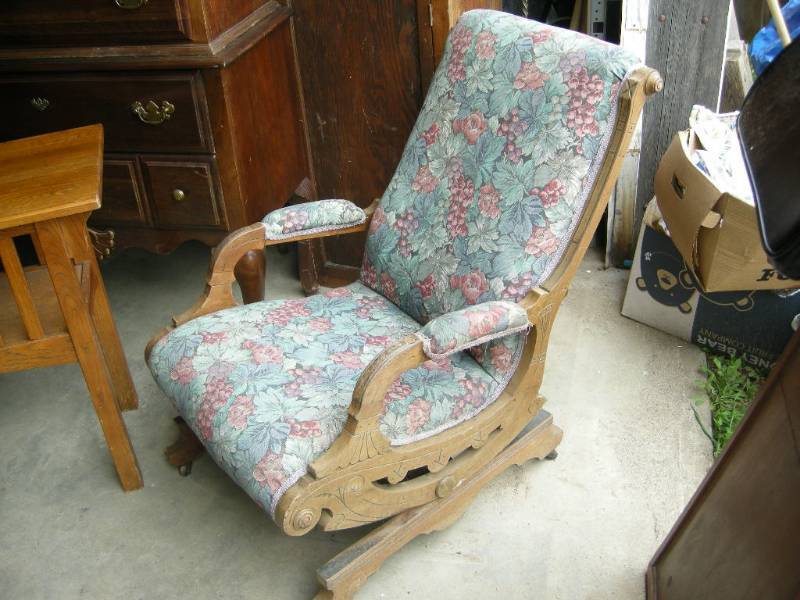 lot 12 image: Antique Platform Rocker