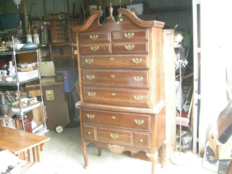 lot 11 image: Mahogany Highboy Dresser