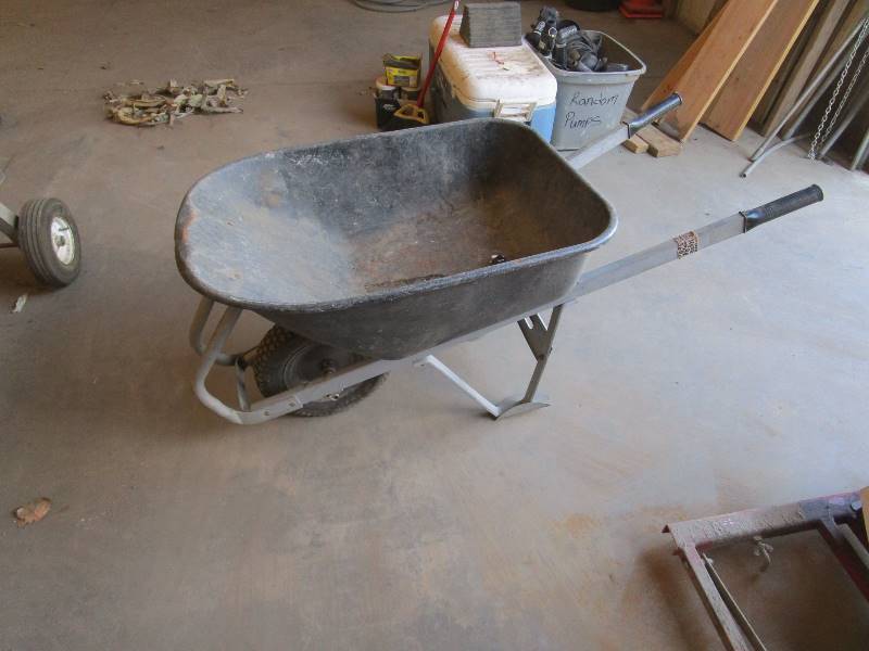 lot 5 image: Steel Wheelbarrow
