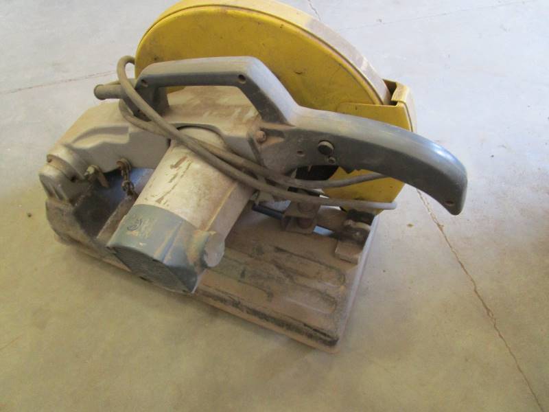 lot 34 image: Chop Saw