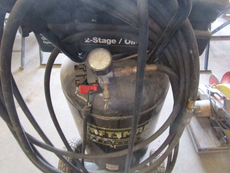 lot 35 image: Craftsman 25 gal Air Compressor