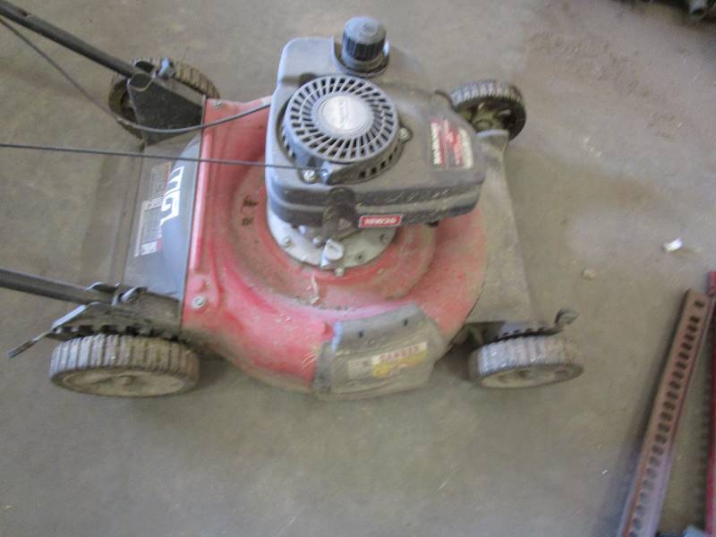 lot 43 image: Yard Machines 21 Mower