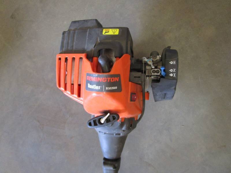 lot 53 image: Remington Weed Wacker