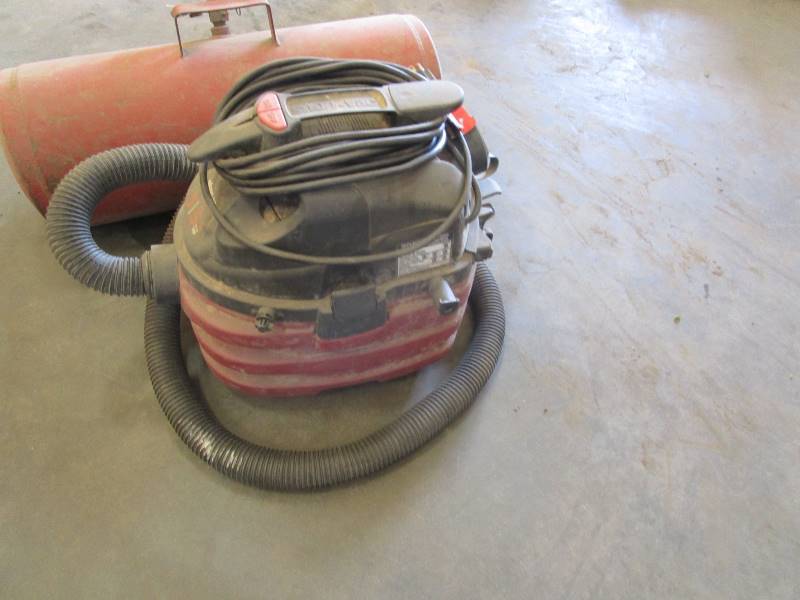 lot 66 image: Shop Vac & Air Tank