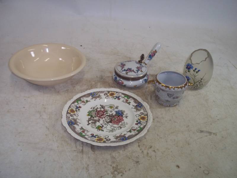 lot 6 image: Isco Butler Ashtray, McCoy Bowl, Royal Couldon Plate, Glass Egg Vase