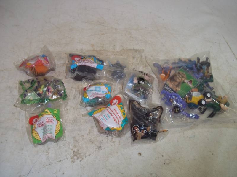 lot 16 image: McDonalds Burger King Toys