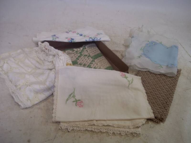 lot 18 image: Hand Embroidered Linen Runners, Tablecloth, & Placemats
