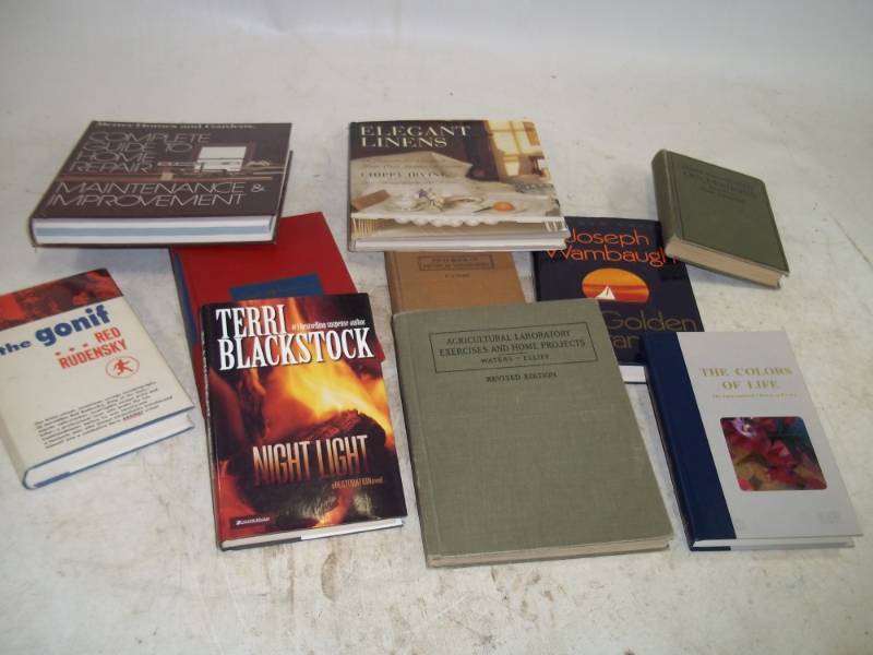 lot 20 image: Vintage Books