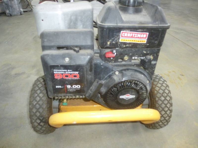 lot 14 image: Craftsmen Power Washer
