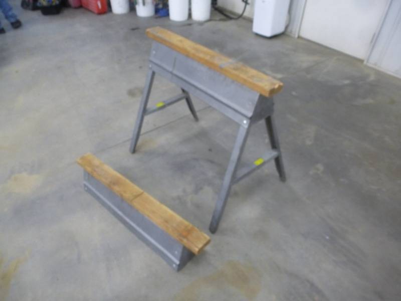 lot 23 image: Aluminum Saw Horse Set