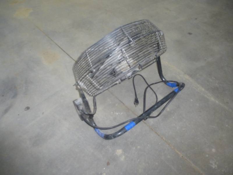 lot 24 image: Floor Fan