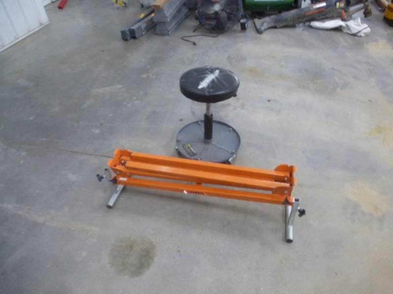 lot 25 image: Port- A - Mate & Stool