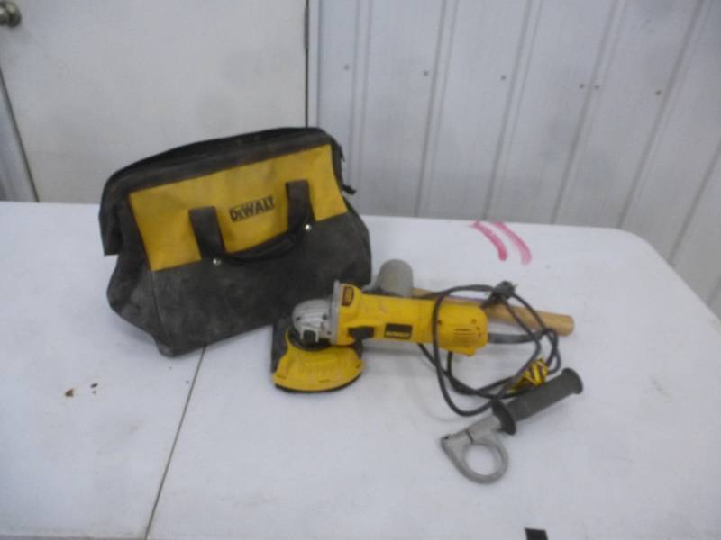 lot 40 image: Dewalt Angle SanderGrinder