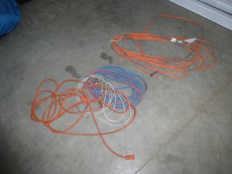 lot 72 image: Electrical Cords x 3