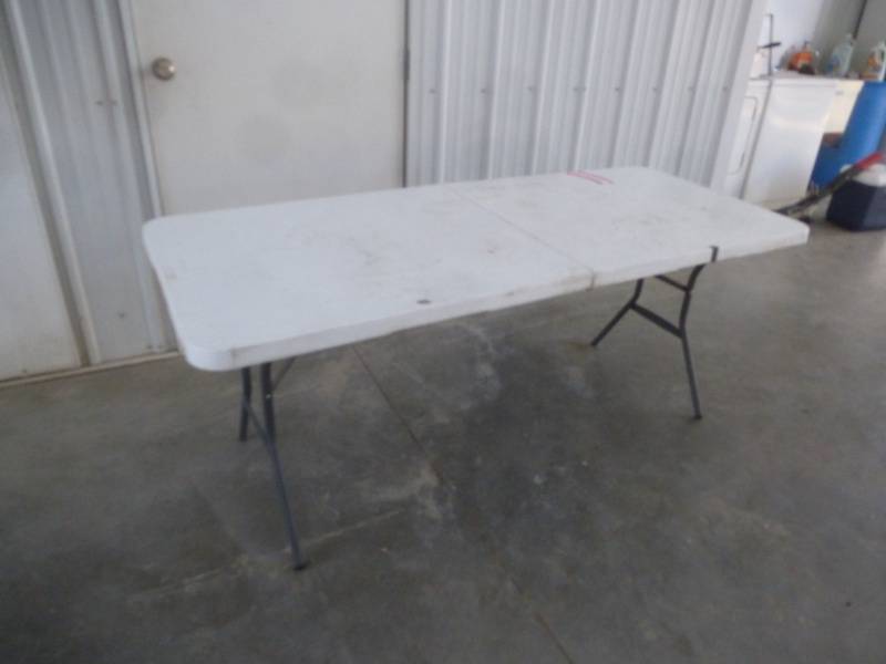 lot 95 image: Lifetime Table