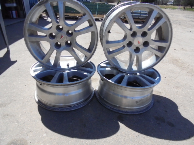 lot 4 image: Pontiac Rims