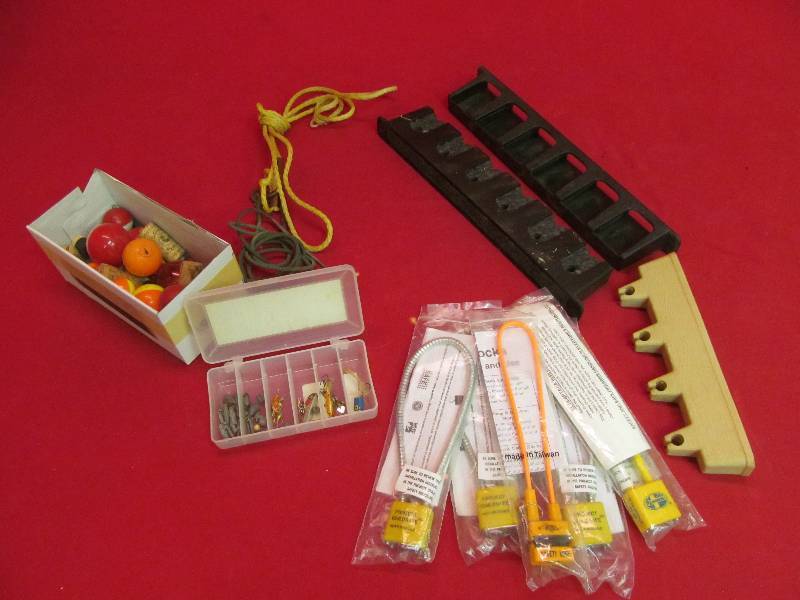 lot 5 image: sporting items