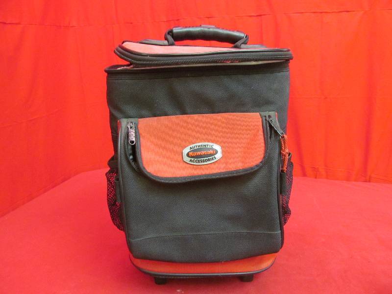 lot 14 image: Kawasaki accessories, cooler