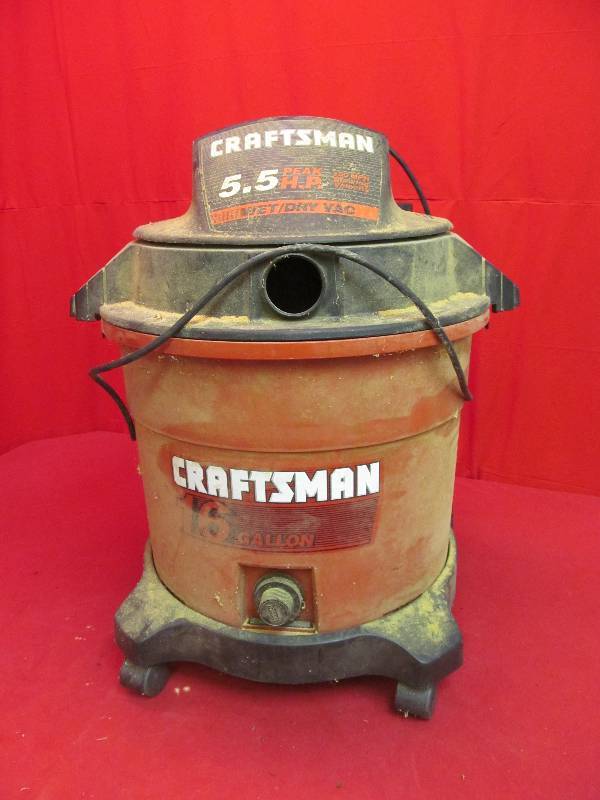 lot 26 image: craftsman vac
