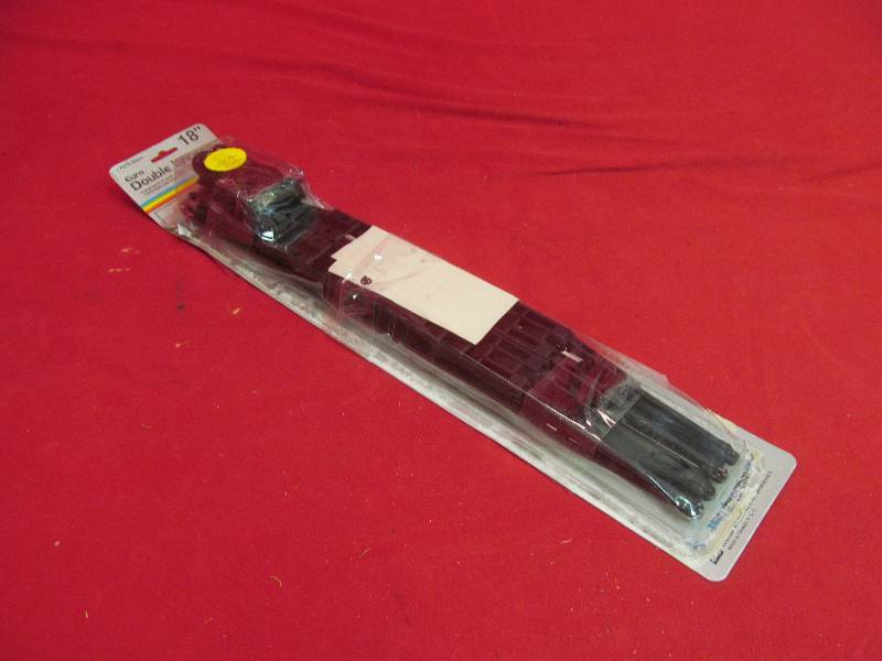 lot 52 image: Euro double wiper blades
