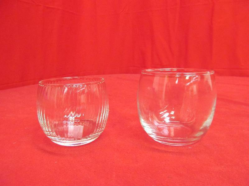 lot 123 image: Votives